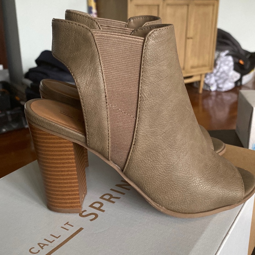 CALL IT SPRING - Taupe Heels